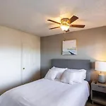 Landing Modern Apartment With Amazing Amenities