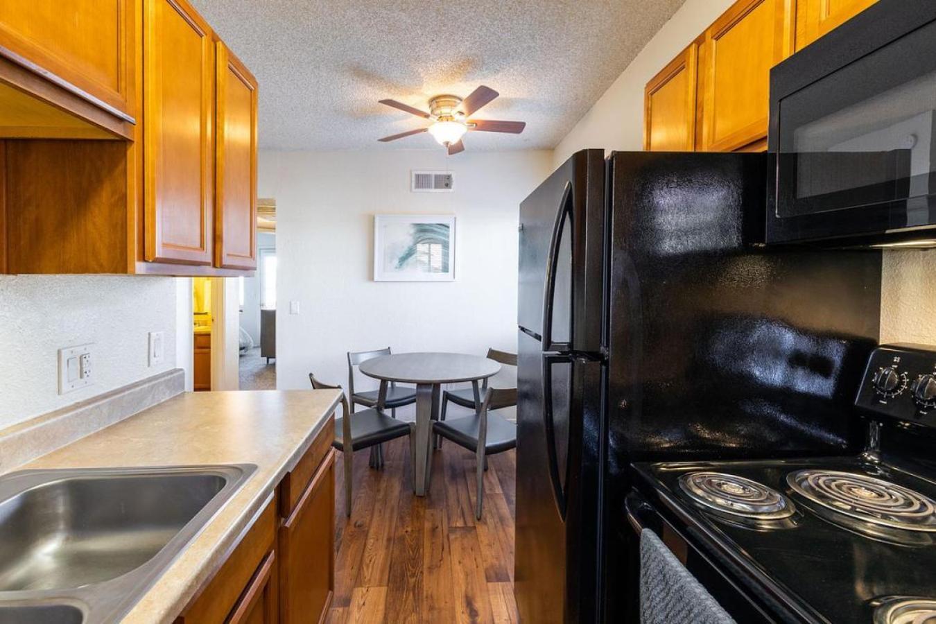 Landing Modern With Amazing Amenities Apartment